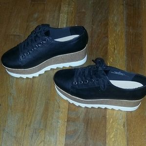 Mossimo black platform lace up shoe